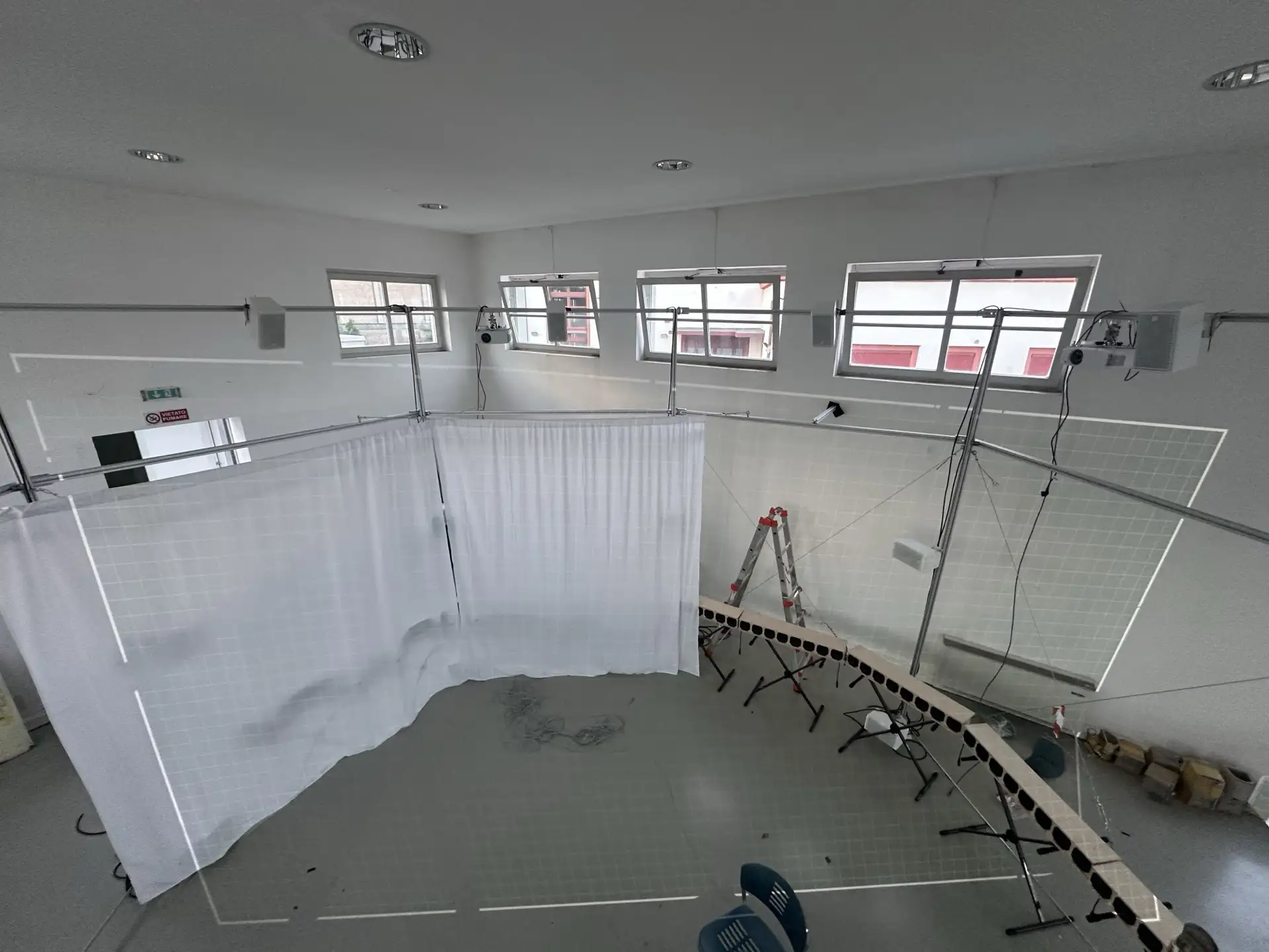 Top-down view of the projection setup showing screens and projectors